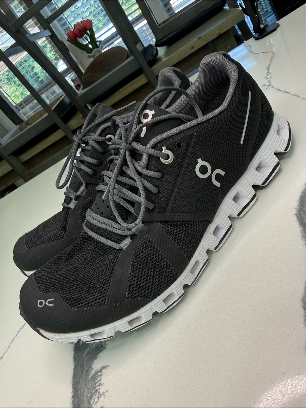Size 8.5 - ON Cloud 5 Black White W